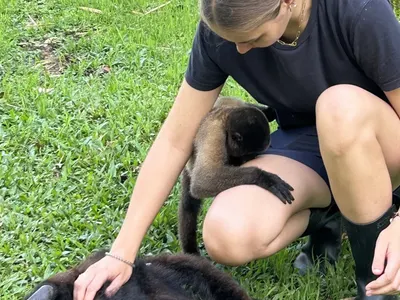 Plongez au cœur de la nature Équatorienne : l’Immersion de Flore dans un refuge animalier