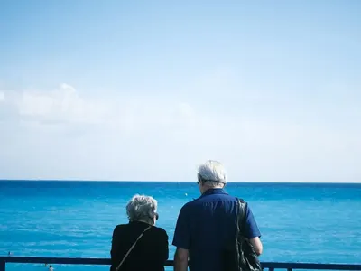 Voyages solidaires seniors : engagement et découverte